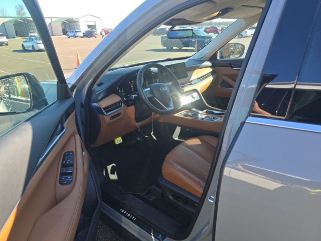 Used 2025 INFINITI QX60 Sensory w/ Vision Package AWD/4WD image 9