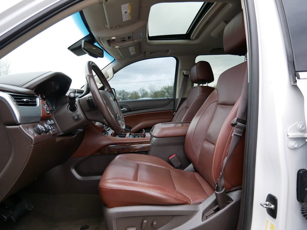 Used 2017 Chevrolet Suburban Premier AWD/4WD image 14