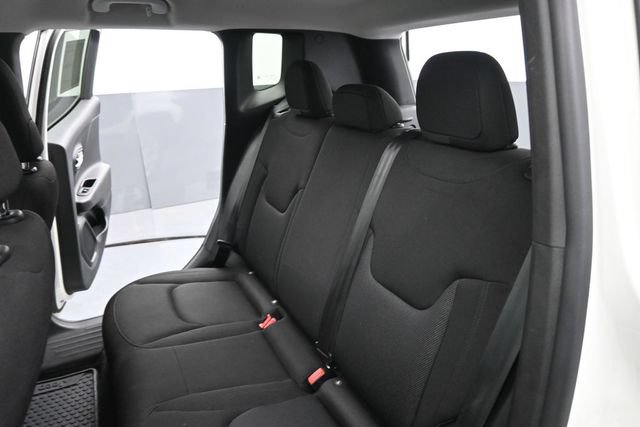 Used 2023 Jeep Renegade Latitude AWD/4WD image 17