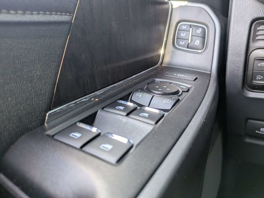 Used 2026 Ford F350 Lariat AWD/4WD image 26