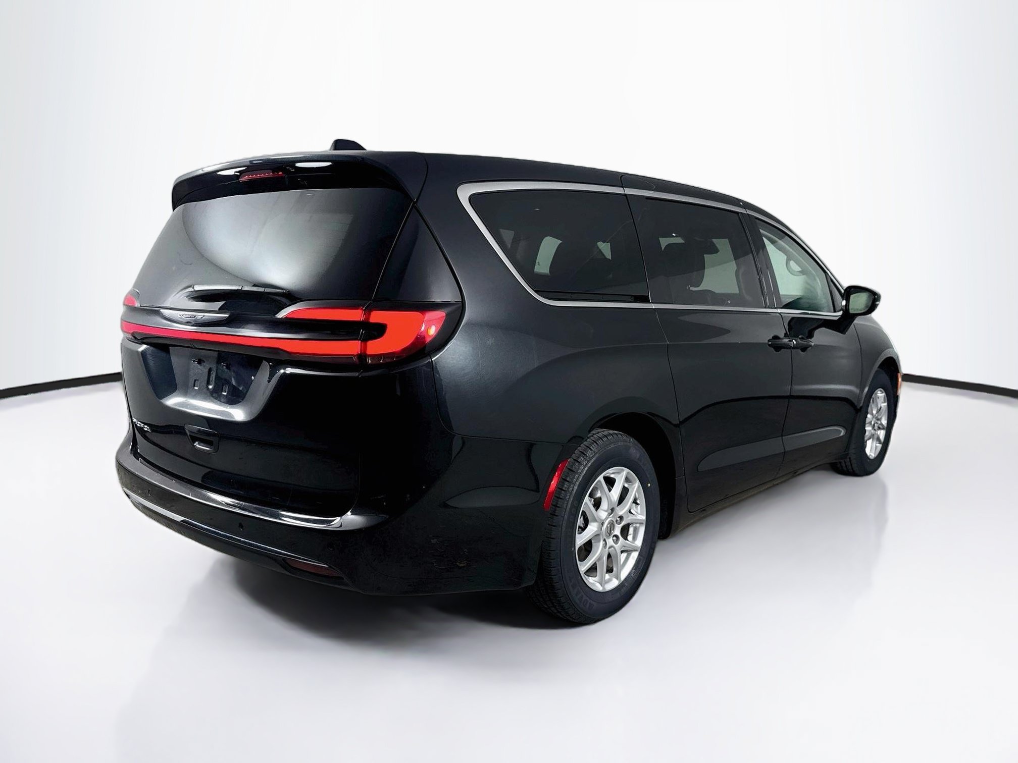 Used 2024 Chrysler Pacifica Touring-L FWD image 31