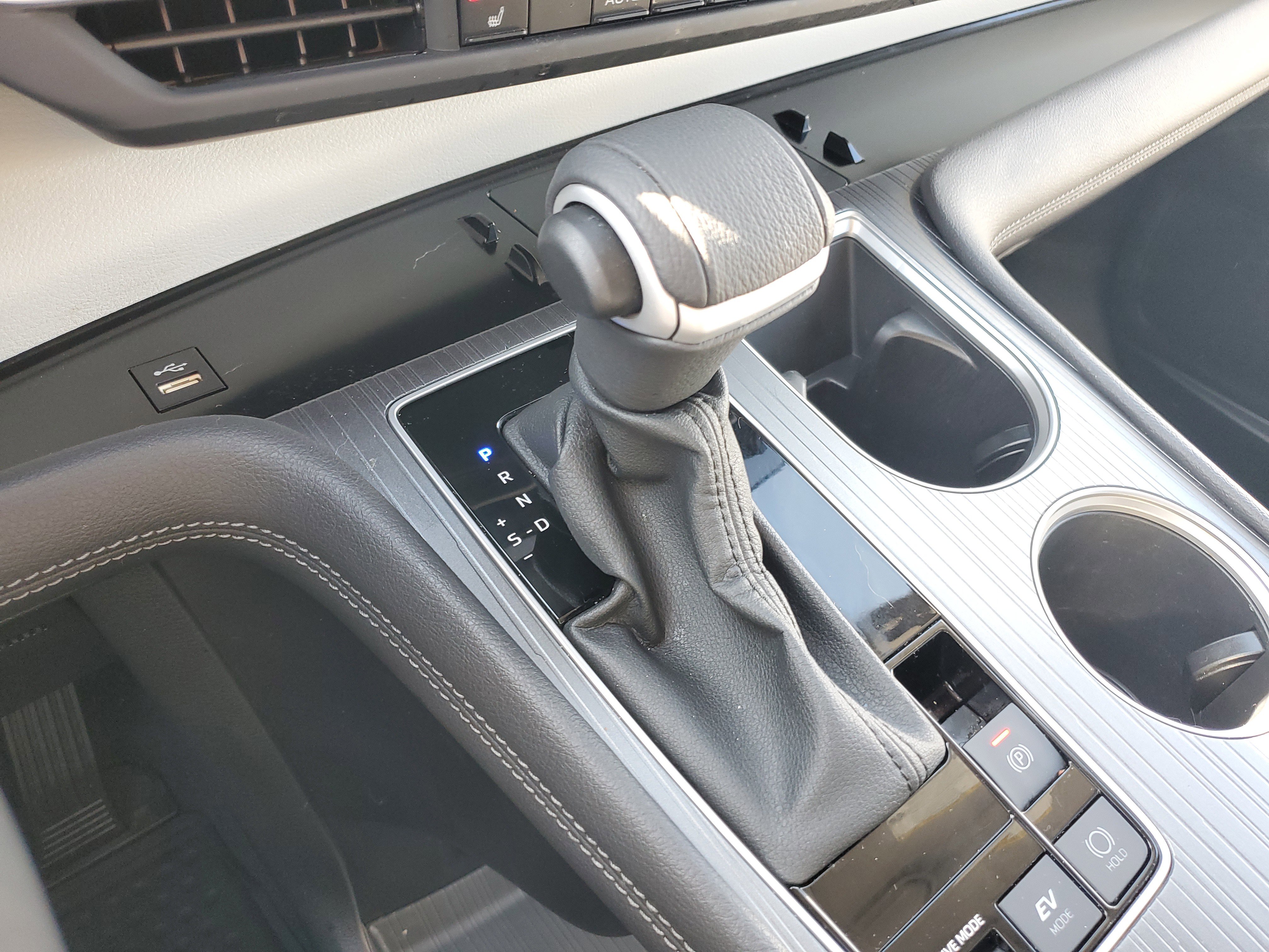 Used 2025 Toyota Sienna XLE image 35