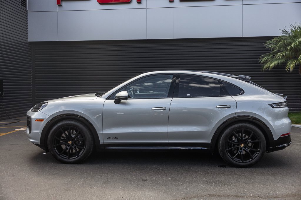 Certified 2025 Porsche Cayenne GTS image 2