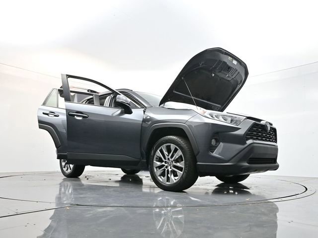 Used 2020 Toyota RAV4 XLE Premium image 35