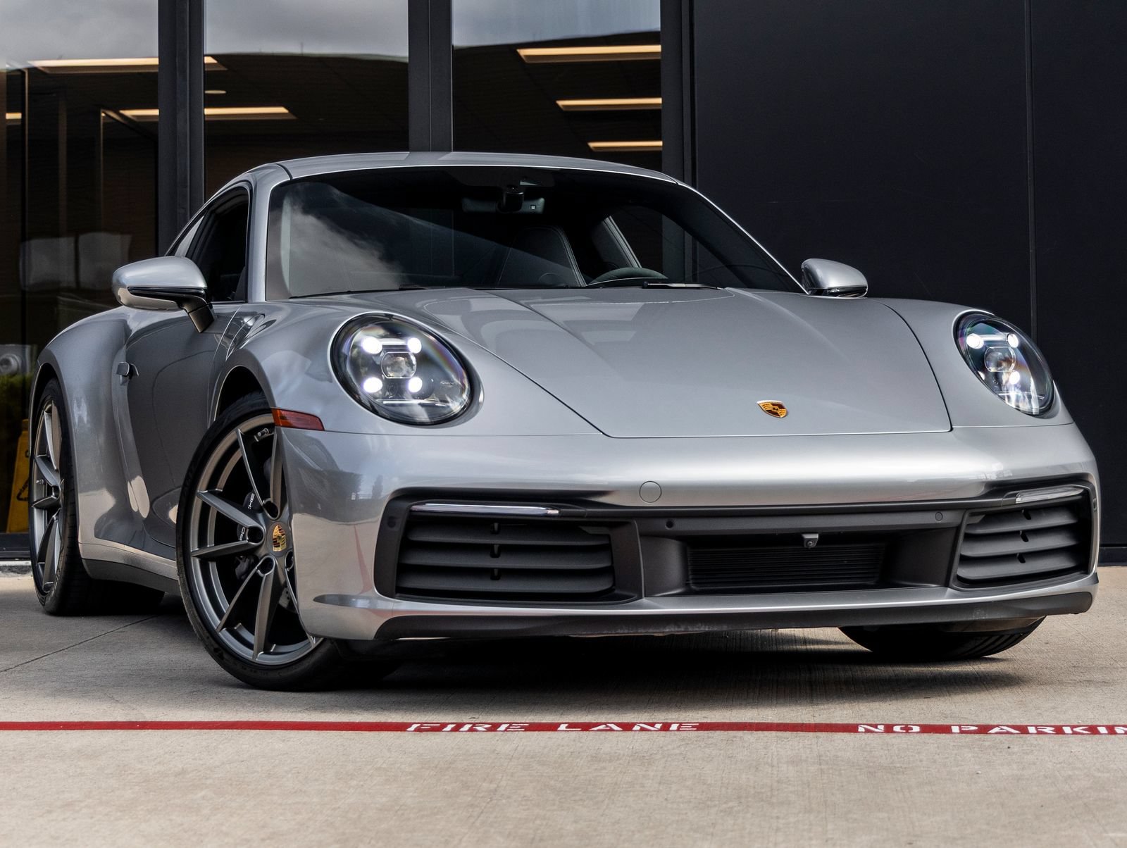 Certified 2024 Porsche 911 Carrera 4 AWD/4WD image 6