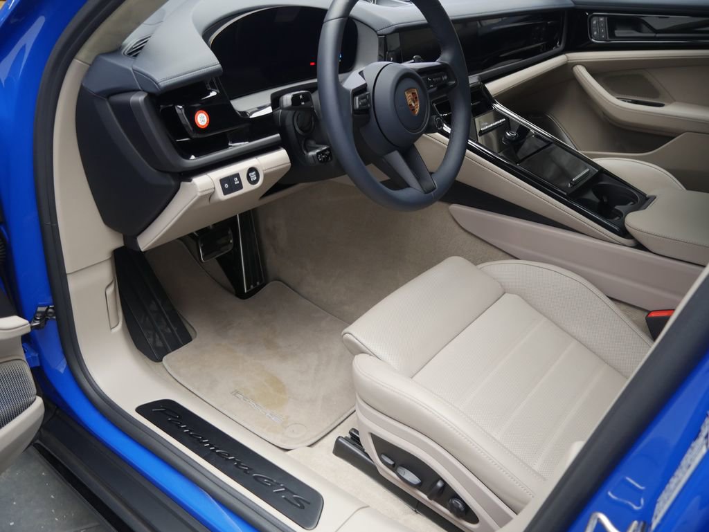 Certified 2026 Porsche Panamera GTS AWD/4WD image 4