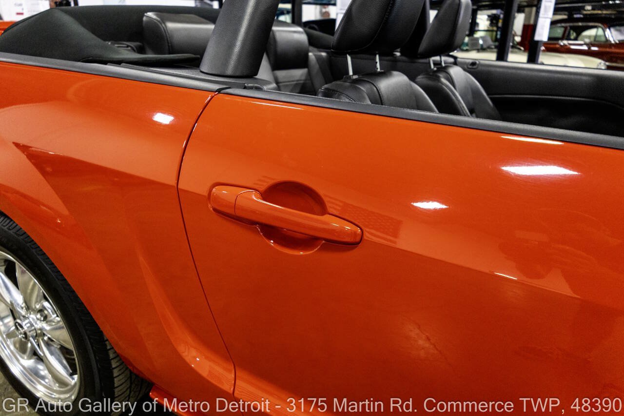 Used 2005 Ford Mustang GT Premium RWD image 32