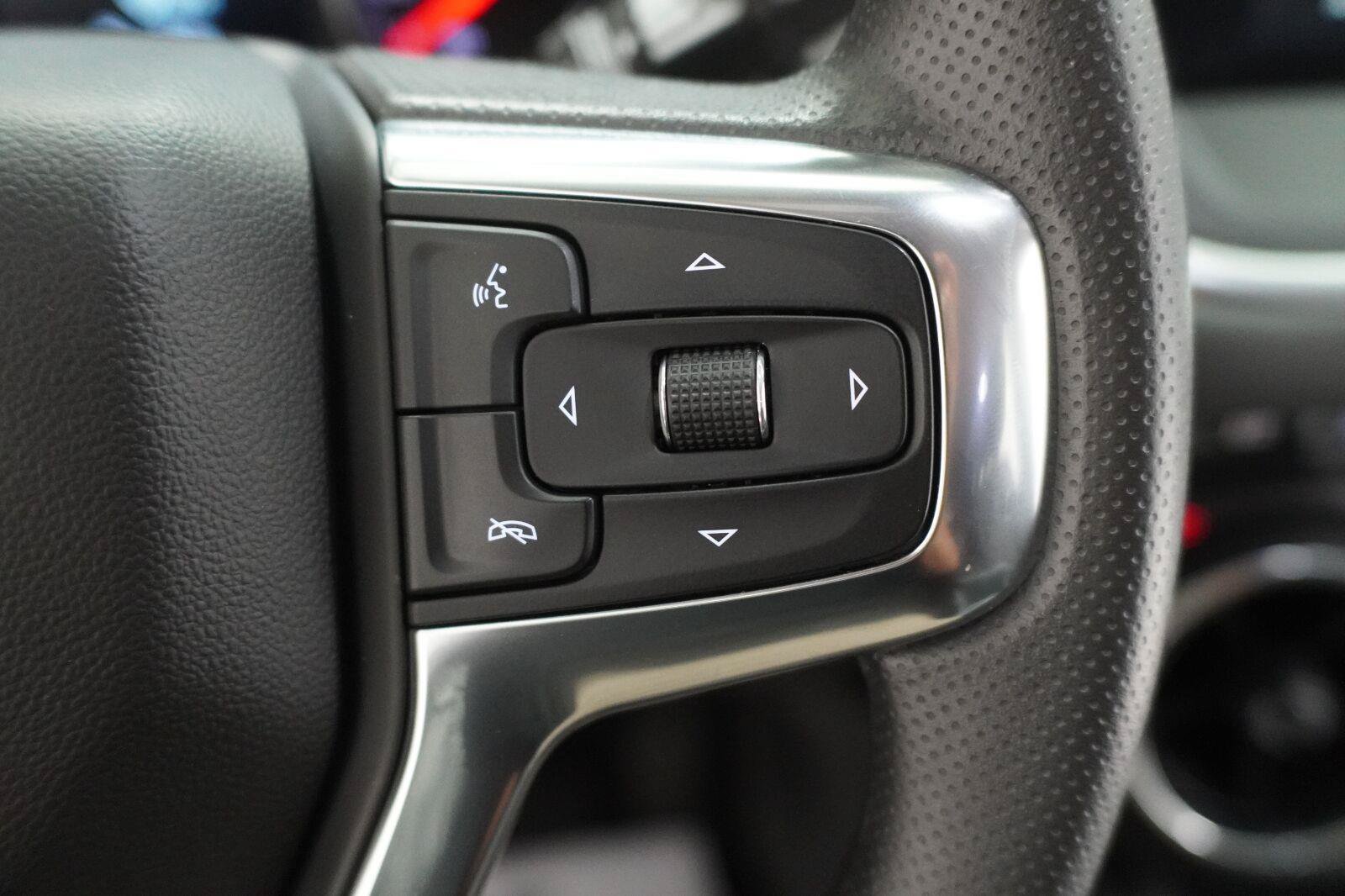 Used 2026 Chevrolet Blazer LT w/ Convenience Package FWD image 10