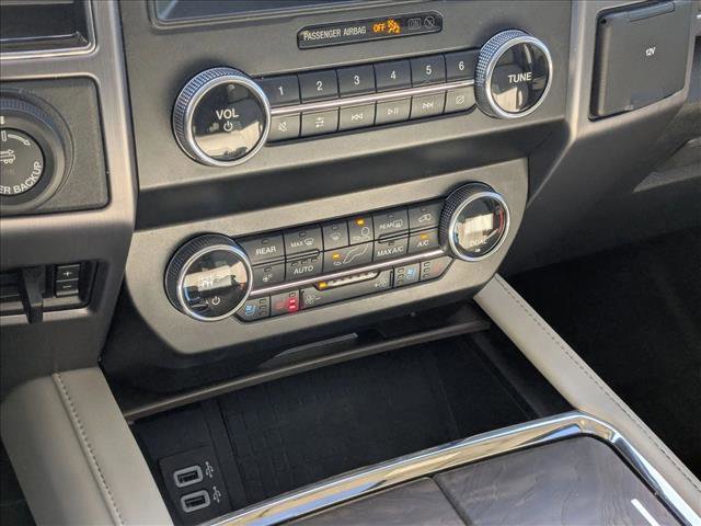Used 2019 Ford Expedition Platinum image 16