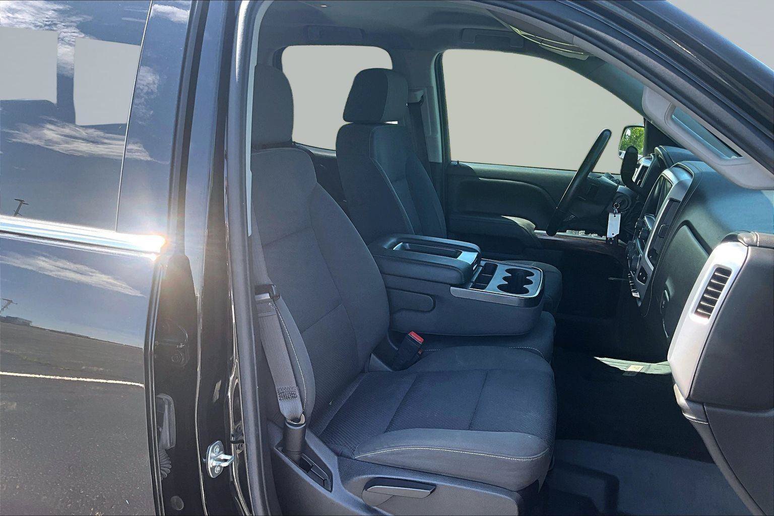 Used 2017 GMC Sierra 1500 SLE w/ SLE Value Package AWD/4WD image 8