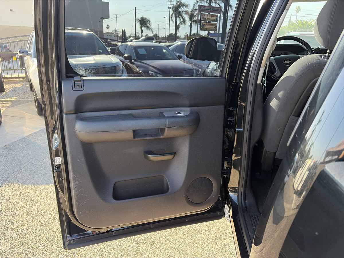 Used 2009 Chevrolet Silverado 1500 LT w/ Power Pack Plus RWD image 11