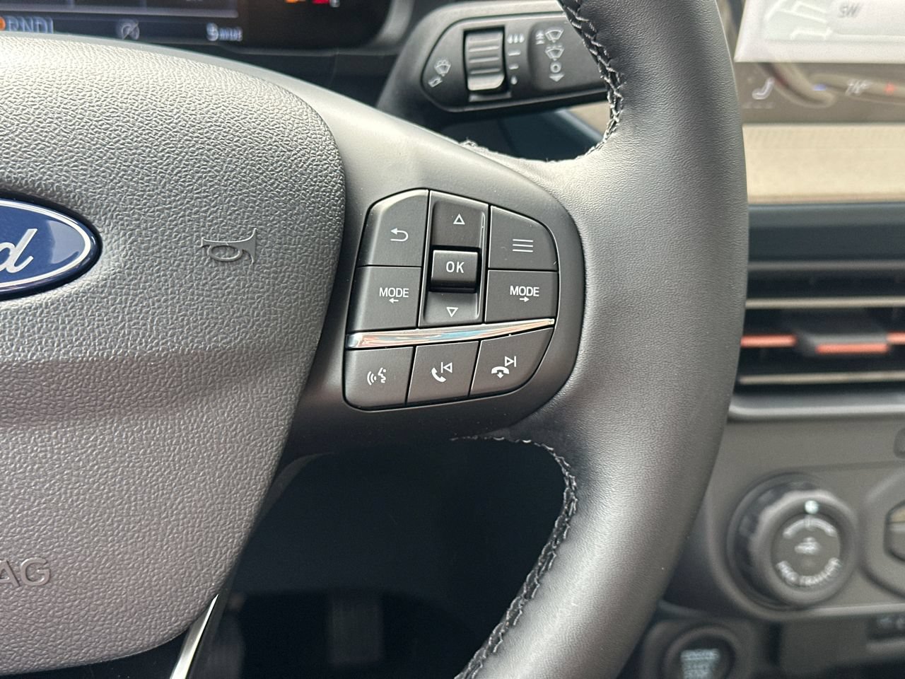 New 2025 Ford Maverick Lariat w/ 4K Tow Package AWD/4WD image 22