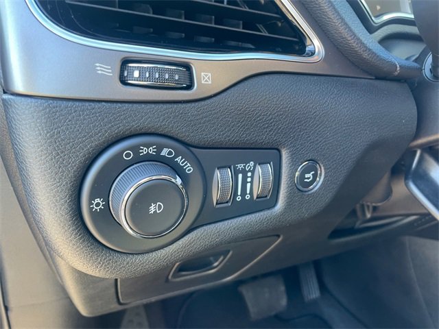 Used 2022 Jeep Cherokee Limited image 18