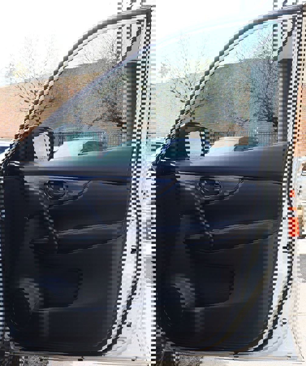 Used 2019 Nissan Rogue S image 33