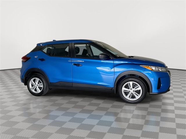 Certified 2025 Nissan Kicks Play S image 13