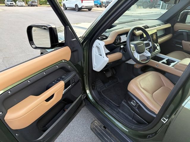 Certified 2026 Land Rover Defender 130 X-Dynamic SE AWD/4WD image 9