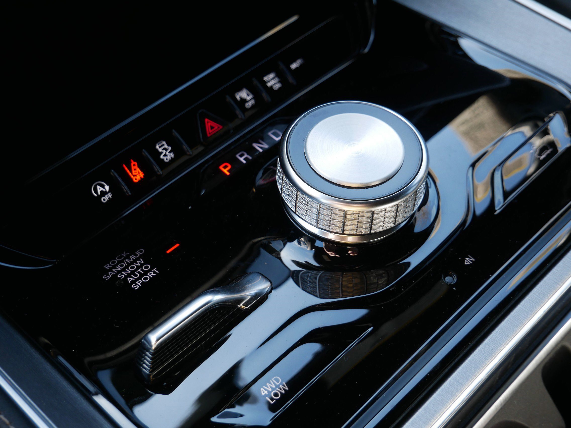 New 2026 Jeep Grand Wagoneer 4WD w/ HD Trailer Tow Package image 18