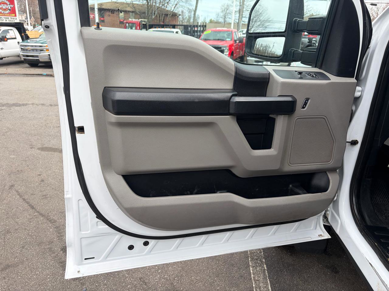 Used 2020 Ford F550 4x4 Regular Cab Super Duty image 18