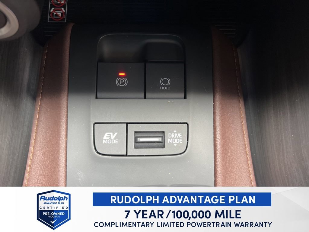 Used 2024 Toyota Venza AWD/4WD image 35
