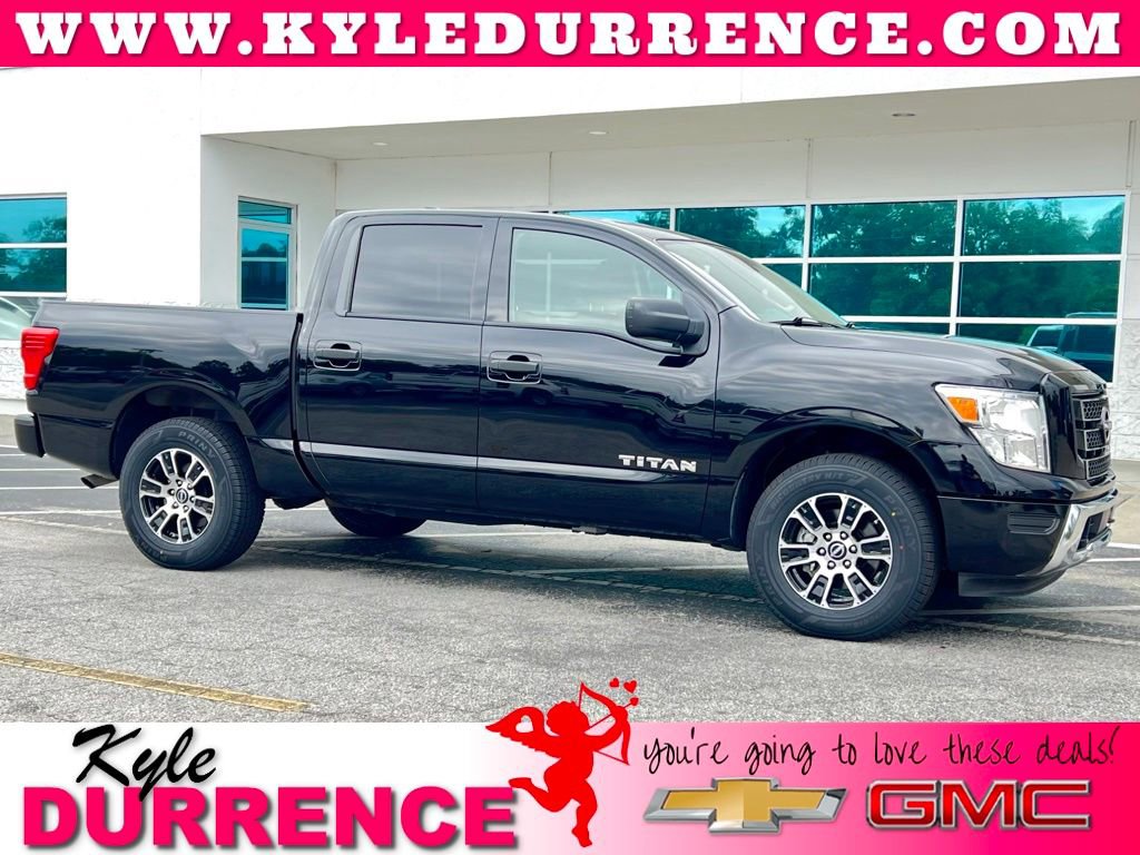 Used 2023 Nissan Titan SV image 1