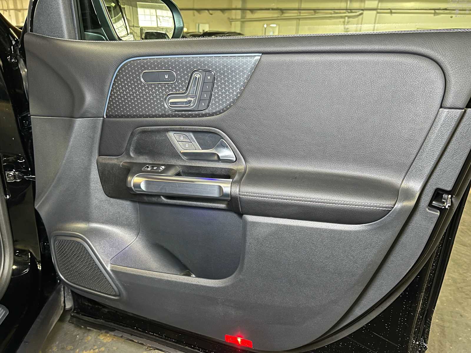 Certified 2025 Mercedes-Benz GLB 250 4MATIC image 10