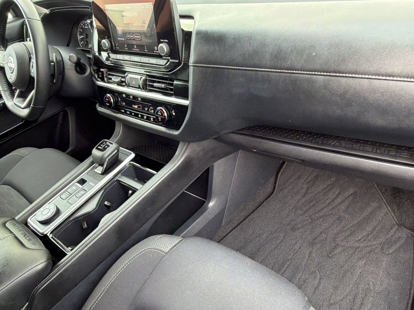 Used 2025 Nissan Pathfinder SV AWD/4WD image 36
