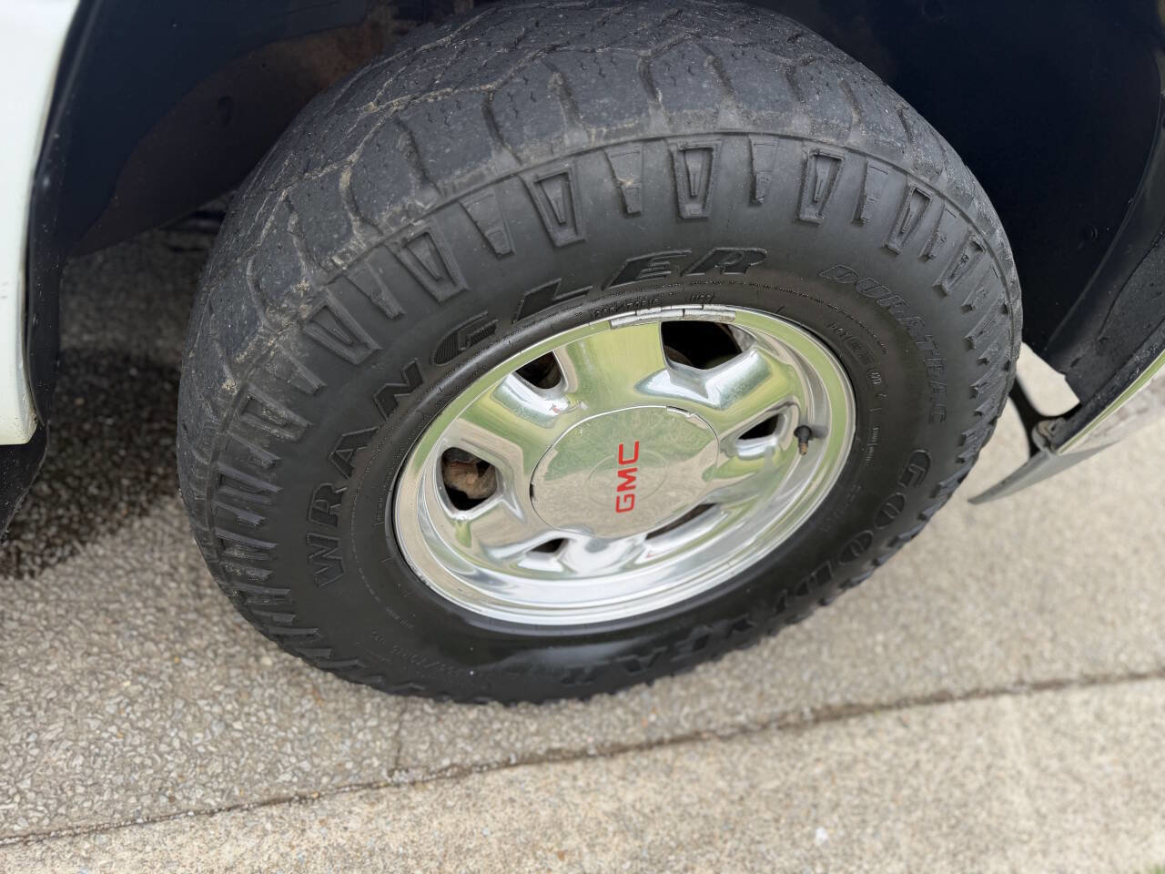 Used 2004 GMC Yukon SLE AWD/4WD image 22