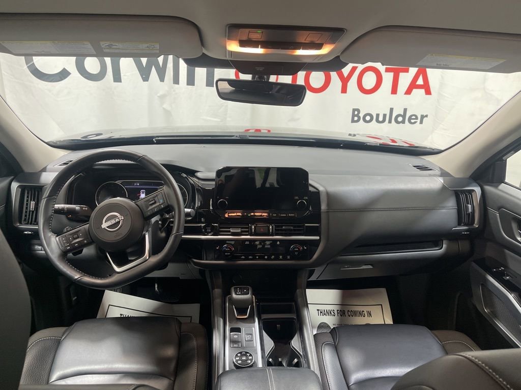 Used 2025 Nissan Pathfinder SL image 18