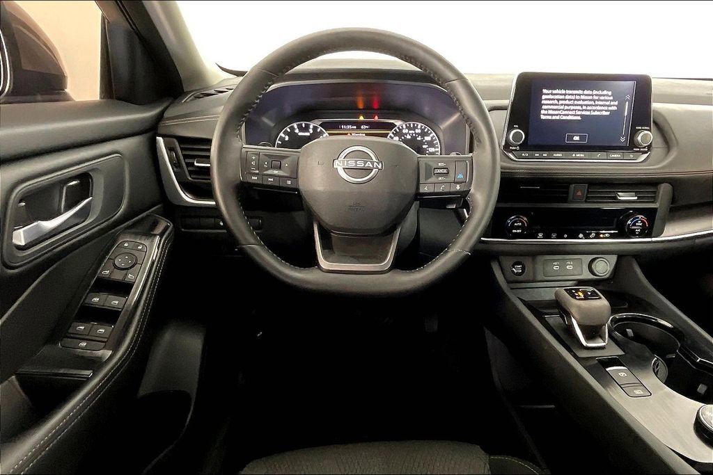 Used 2025 Nissan Rogue SV image 7