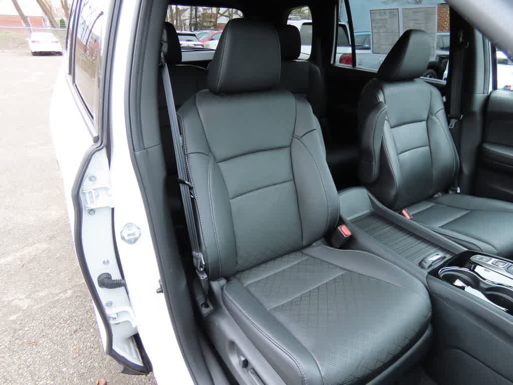 Used 2023 Honda Passport Elite image 16