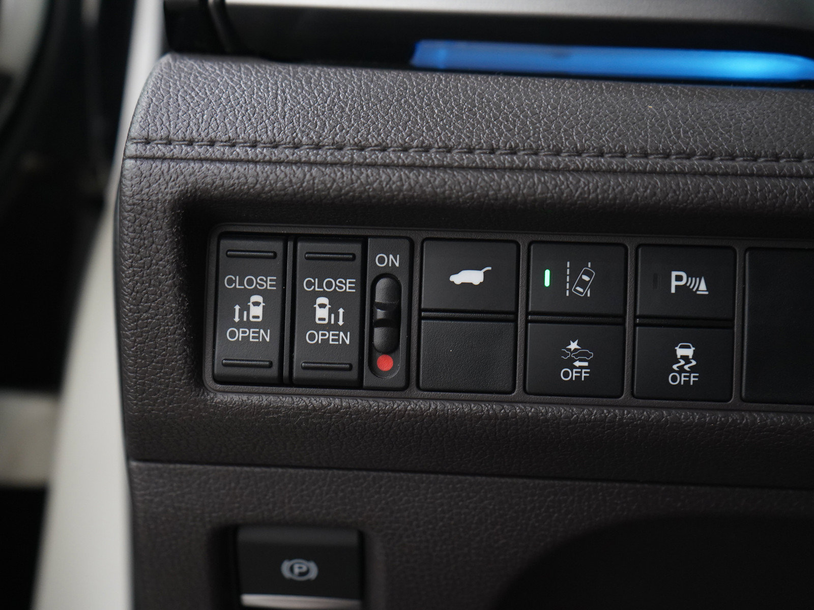 Used 2018 Honda Odyssey Elite image 32