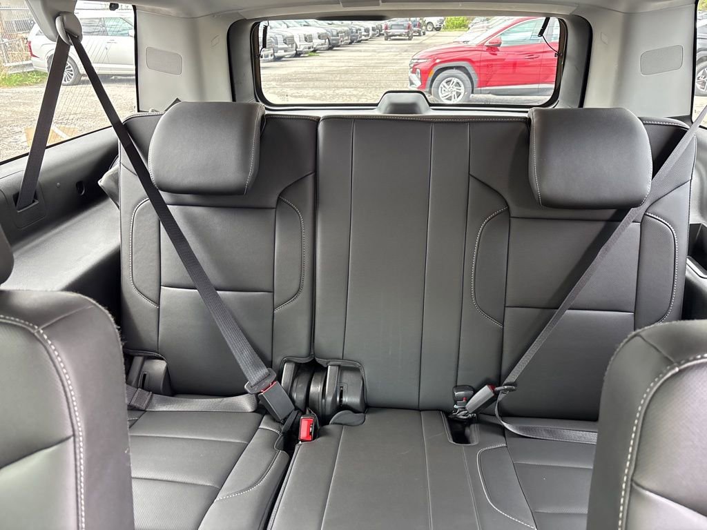 Used 2018 Chevrolet Suburban Premier AWD/4WD image 17