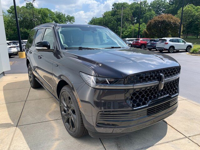 New 2027 Lincoln Navigator Reserve w/ Jet Appearance Package AWD/4WD image 8