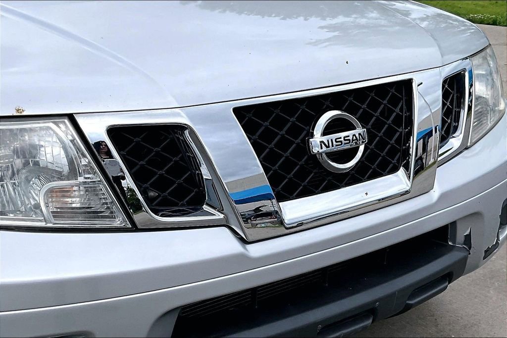 Used 2018 Nissan Frontier SV image 27