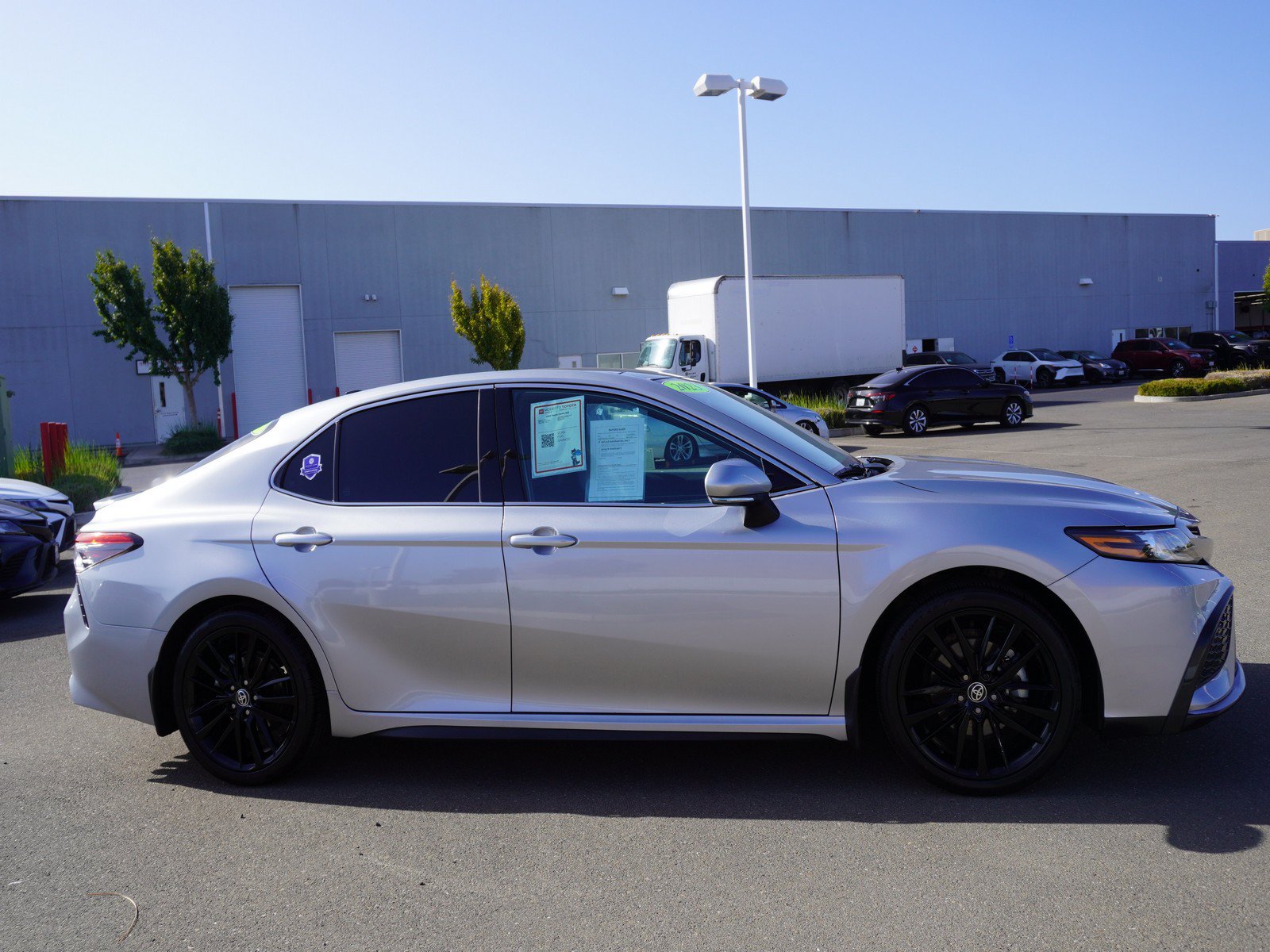 Used 2023 Toyota Camry XSE FWD image 4