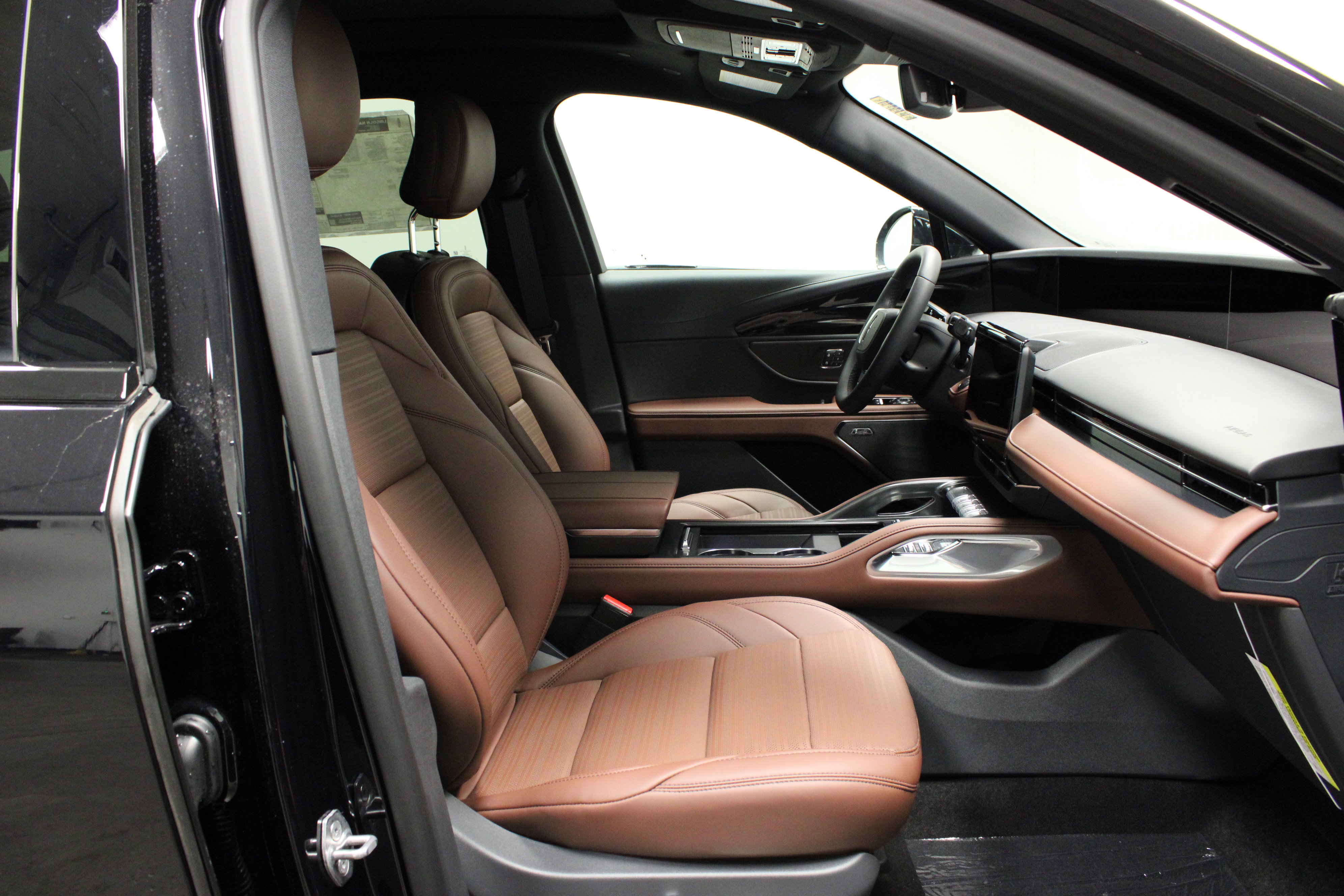 New 2026 Lincoln Nautilus Reserve w/ Jet Appearance Package image 16