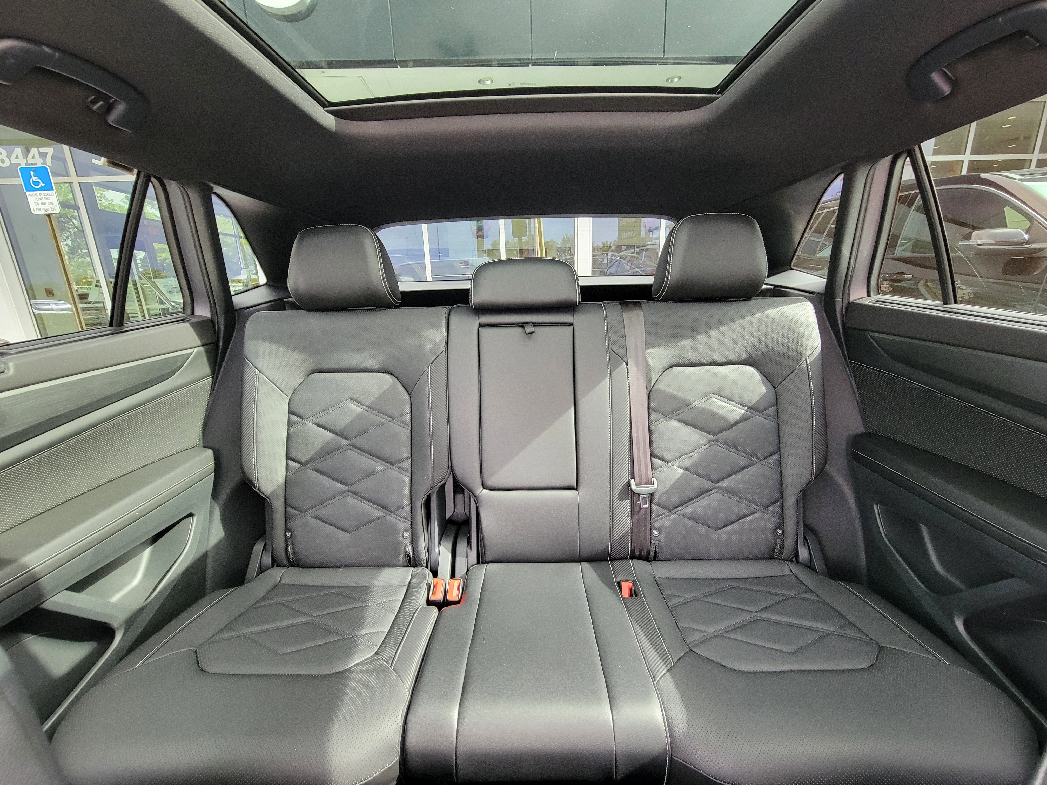 Used 2024 Volkswagen Atlas Cross Sport SE image 15