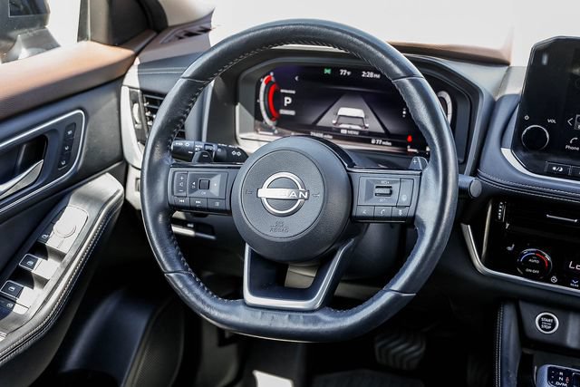Used 2022 Nissan Rogue Platinum w/ Head-Up Display Package FWD image 16