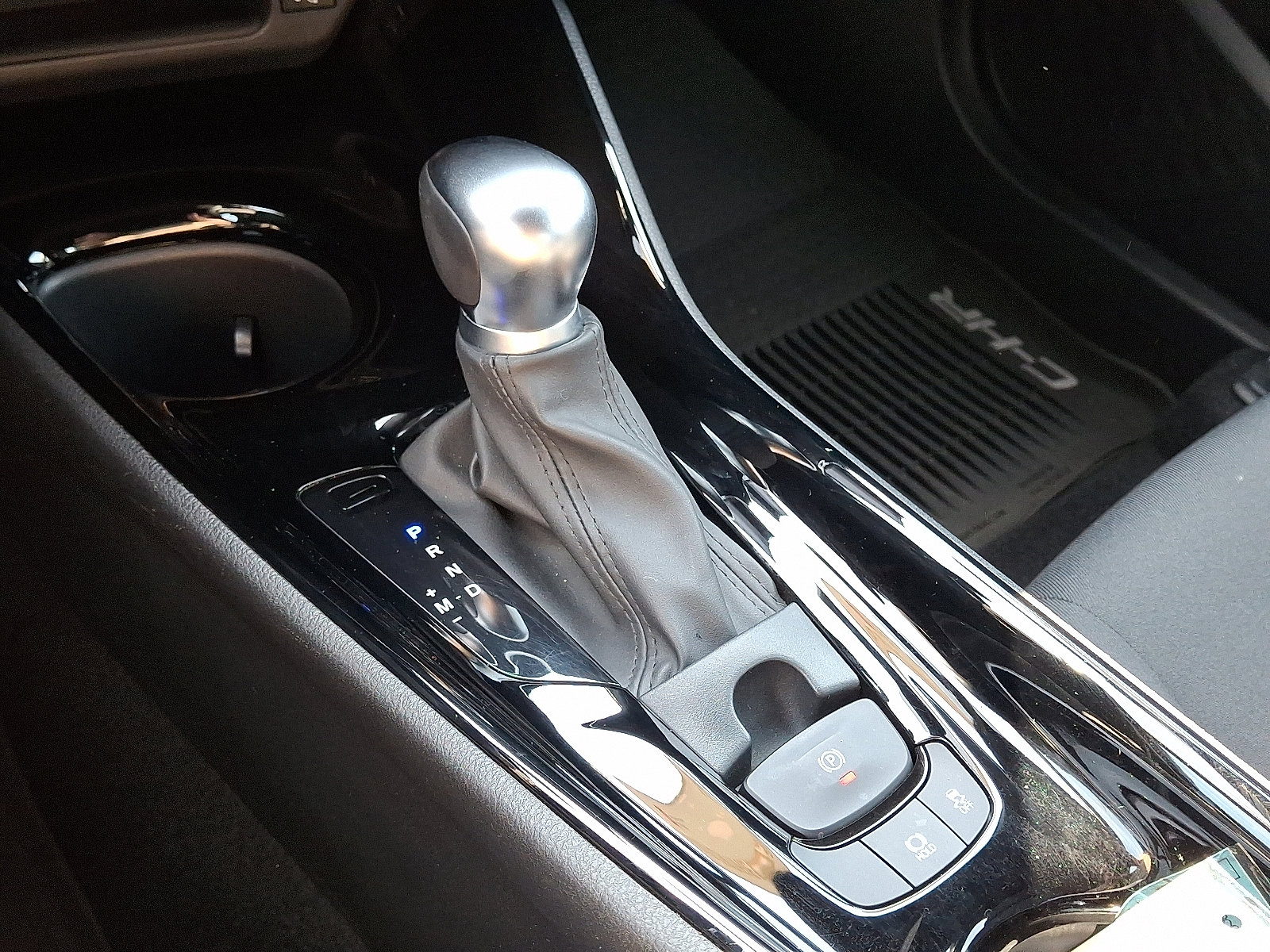 Certified 2020 Toyota C-HR XLE image 15