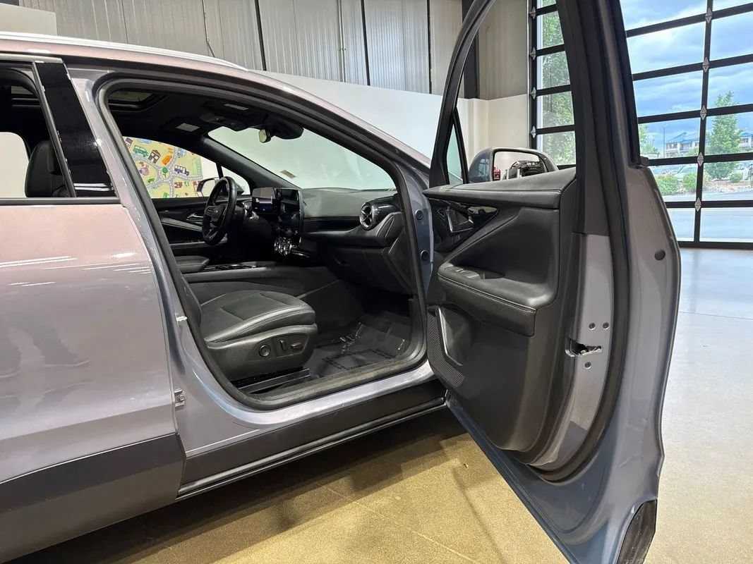Used 2024 Chevrolet Blazer EV LT AWD/4WD image 71