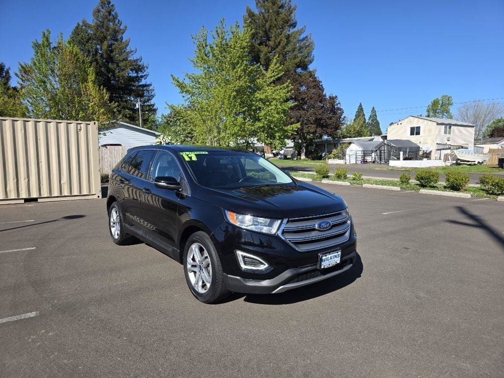 Used 2017 Ford Edge Titanium w/ Technology Package FWD image 3