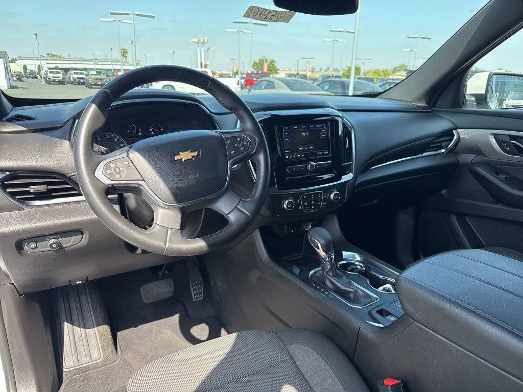 Used 2023 Chevrolet Traverse LT FWD image 17