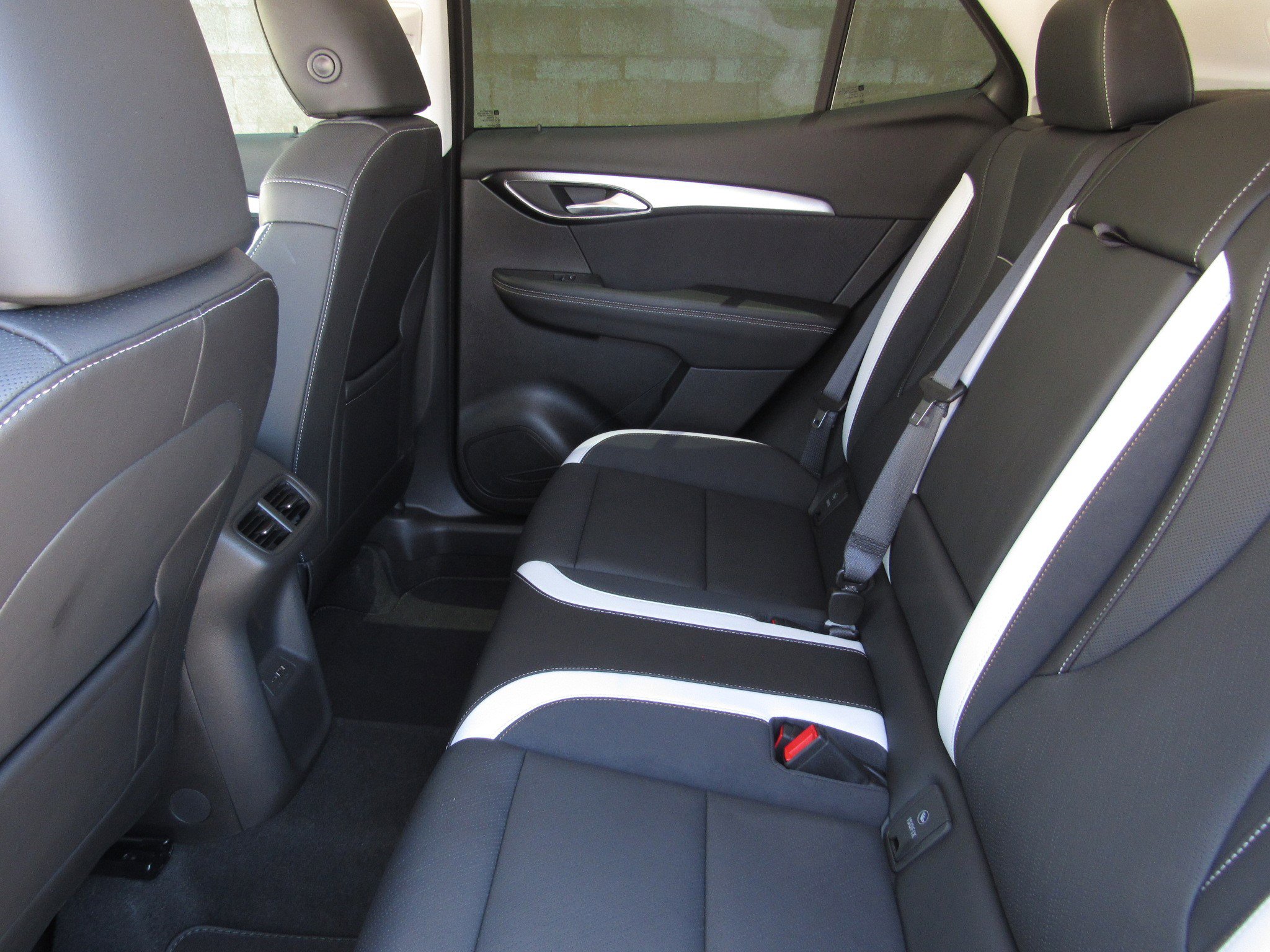 Used 2024 Buick Envision Sport Touring AWD/4WD image 14