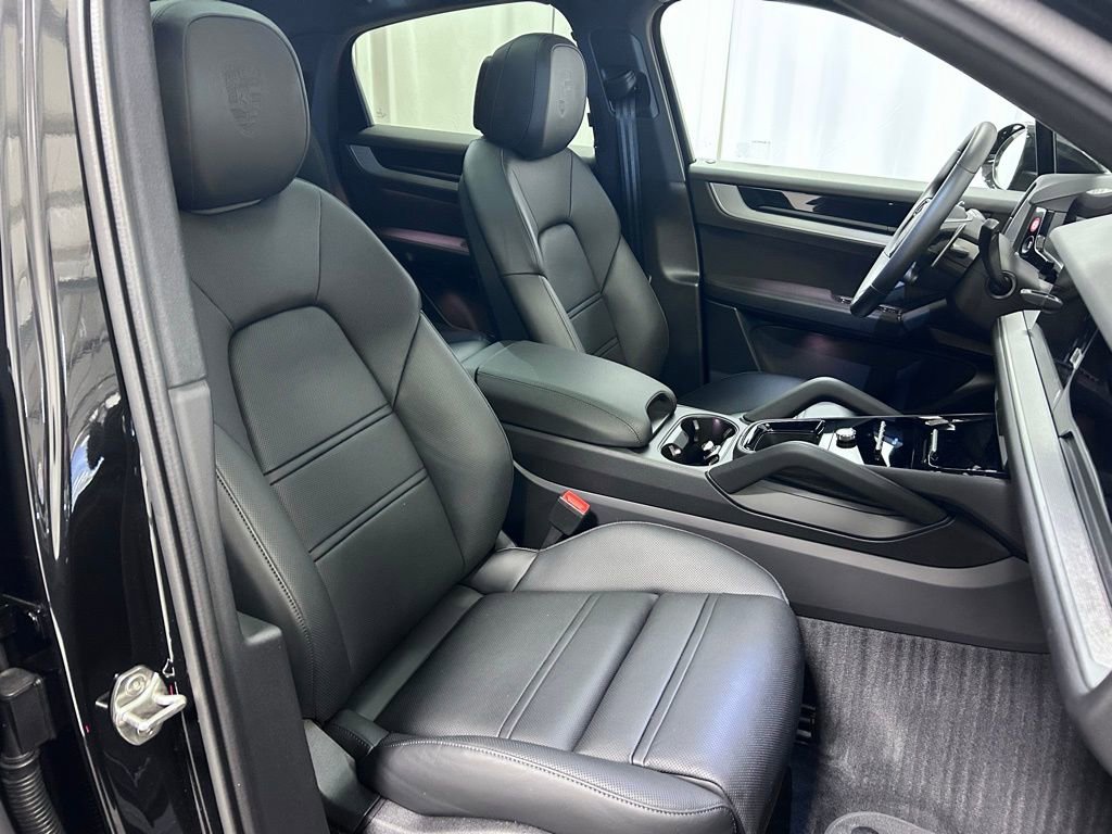 Certified 2026 Porsche Cayenne Coupe image 29