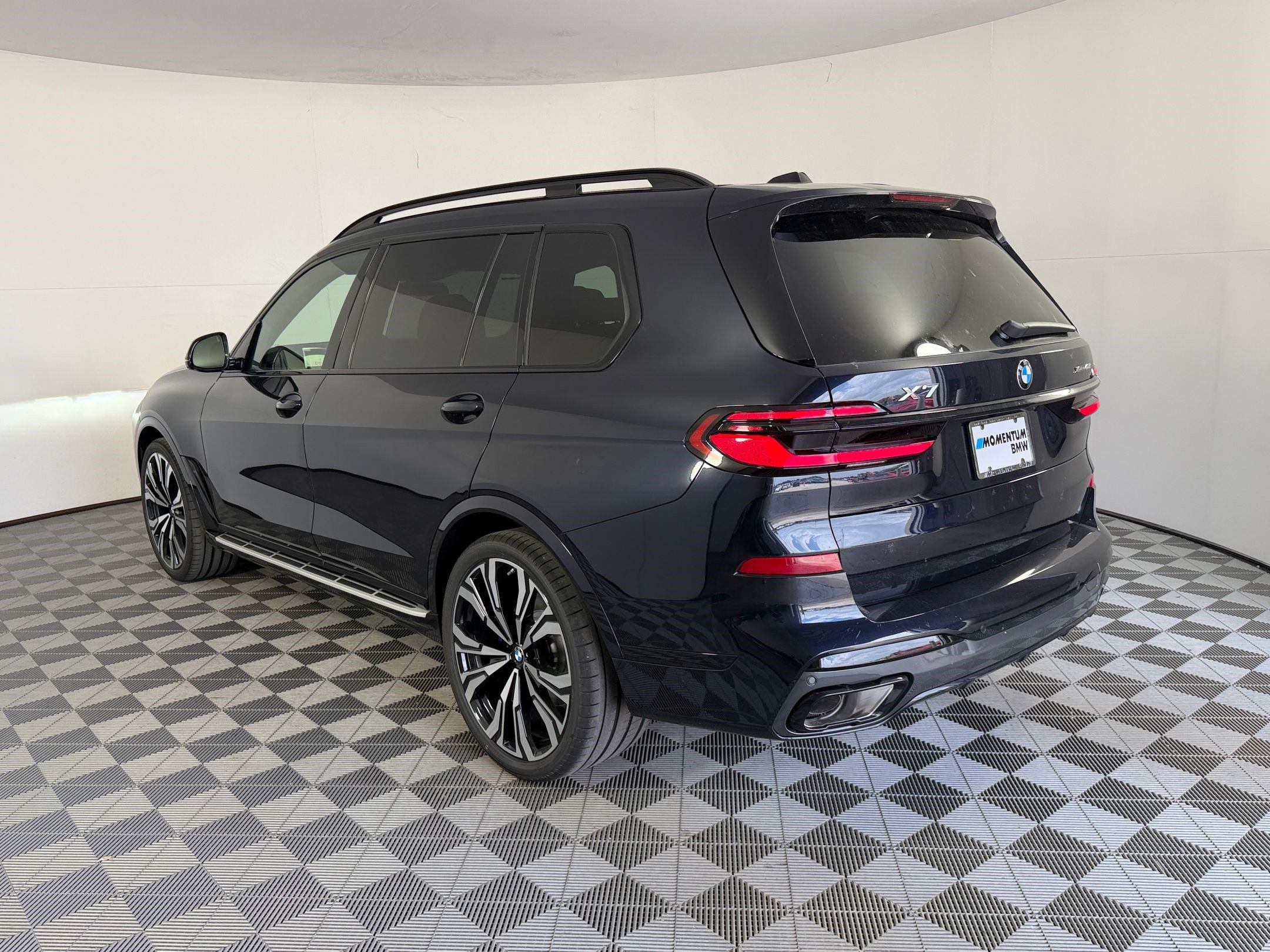 New 2027 BMW X7 xDrive40i w/ Executive Package AWD/4WD image 3