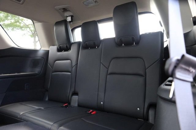 Certified 2025 Nissan Pathfinder SL w/ SL Premium Package FWD image 29