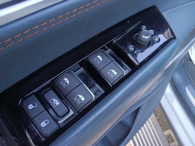 Used 2022 Jeep Grand Wagoneer Series II w/ Premium Group II AWD/4WD image 12