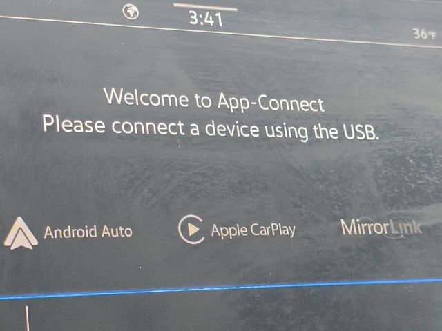 Used 2021 Volkswagen Tiguan SE image 3