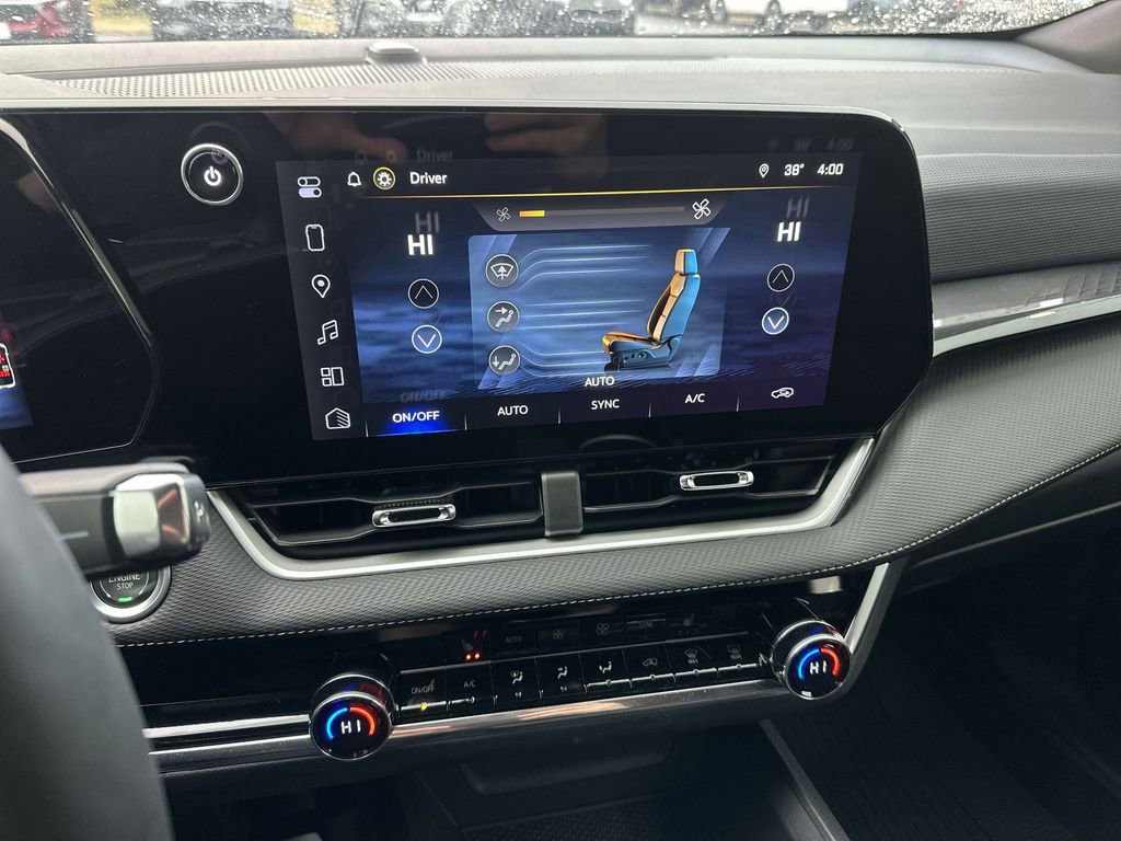 Used 2025 Chevrolet Equinox LT w/ Convenience Package II image 19