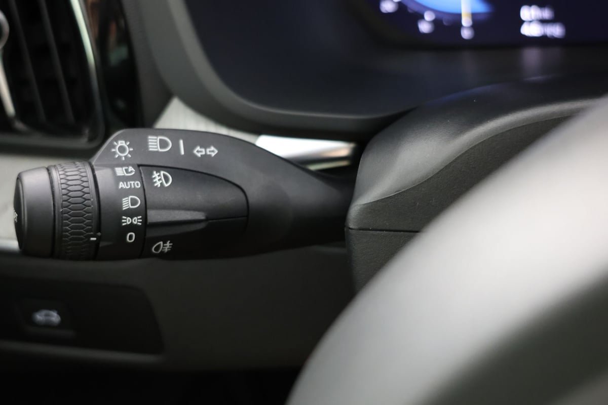 Used 2025 Volvo XC60 B5 Plus AWD/4WD image 26